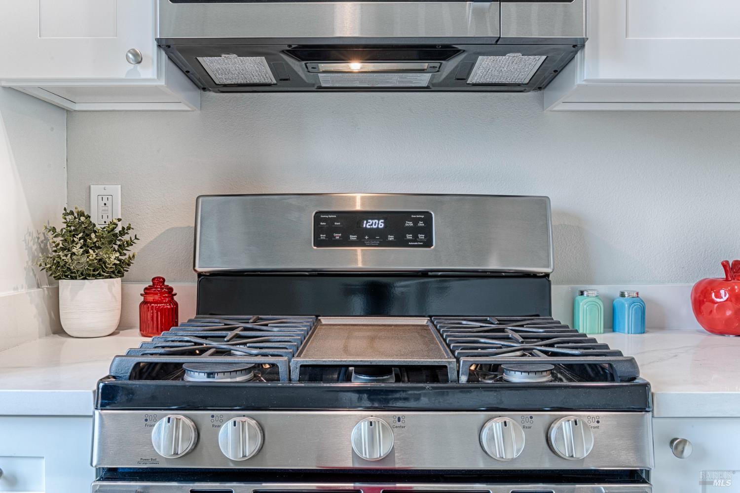1964 Las Ventanas Drive Santa Rosa, CA 95407 - Photo 10 of 36 a stove top oven sitting inside of a kitchen