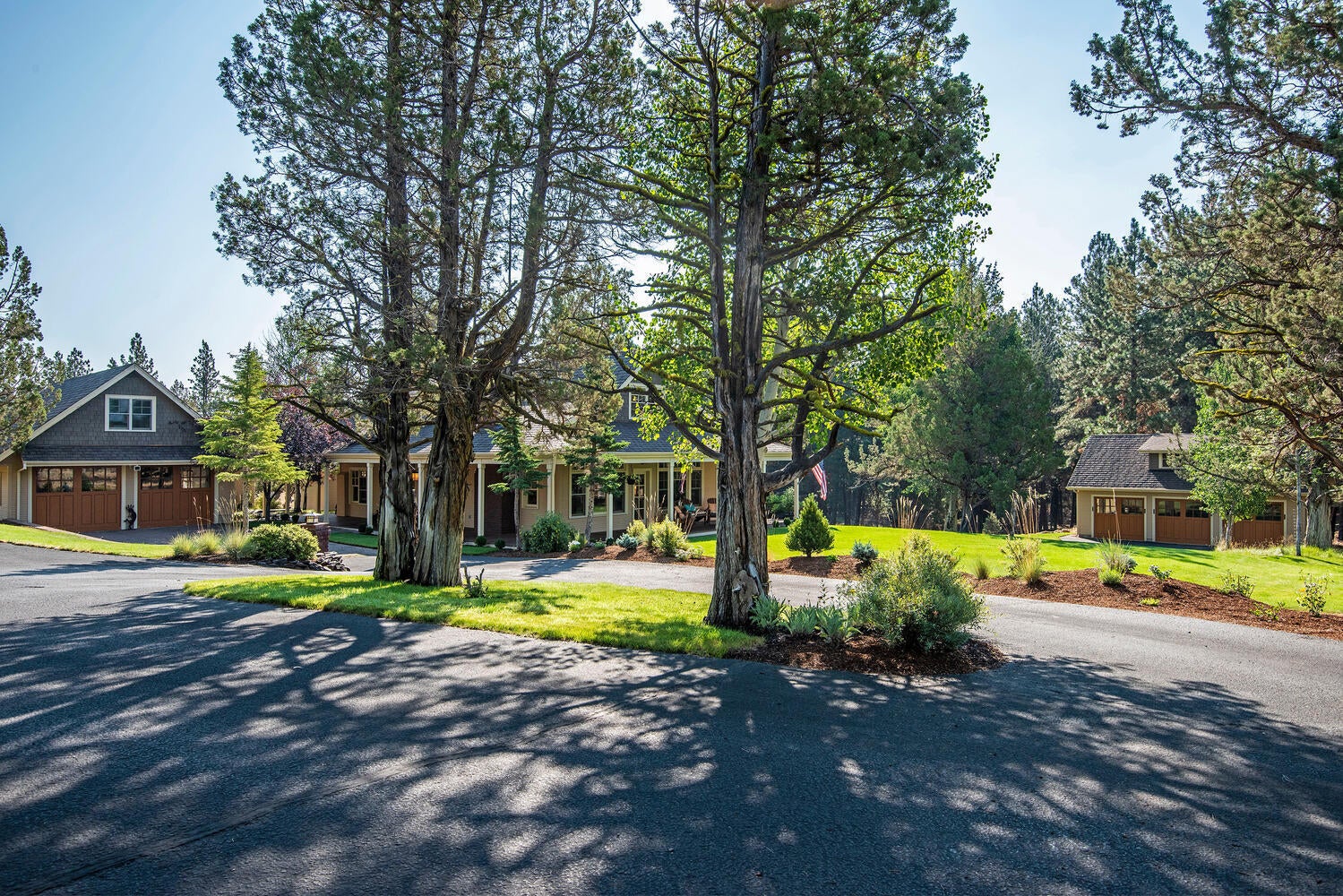 69950 Cowboy Jones Road Sisters, OR 97759 - Photo 5 of 57 Driveway Entrance