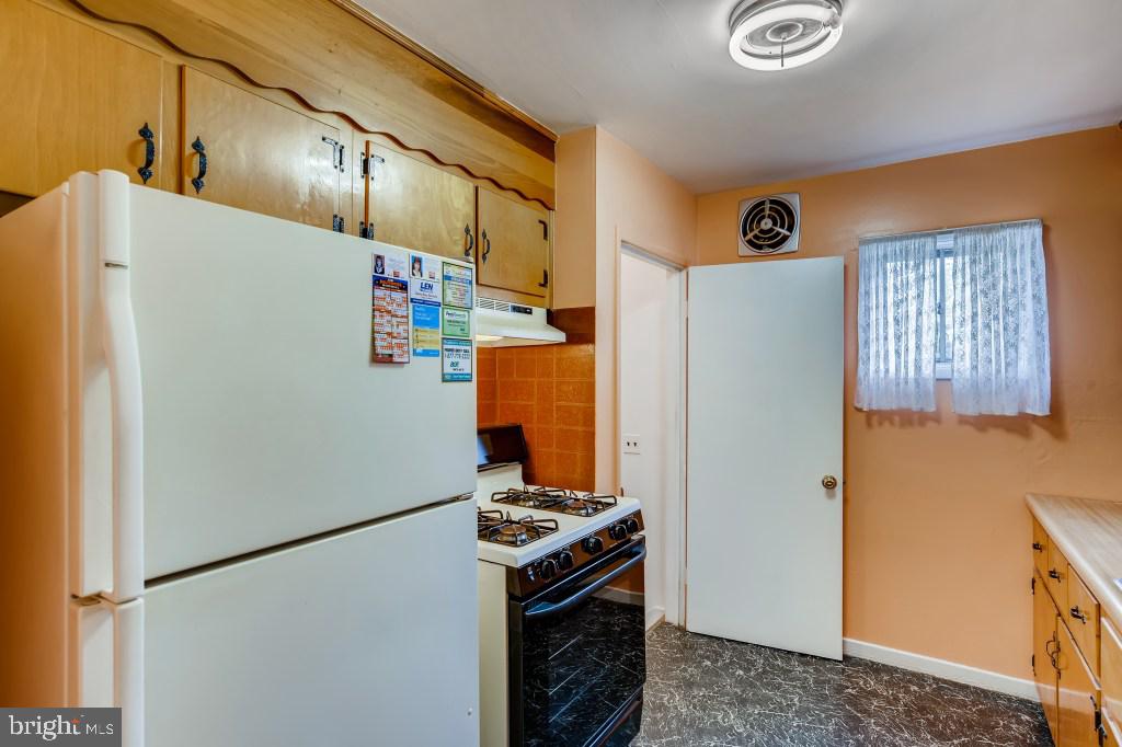 6308 Tramore Road Baltimore, MD 21214 - Photo 13 of 22