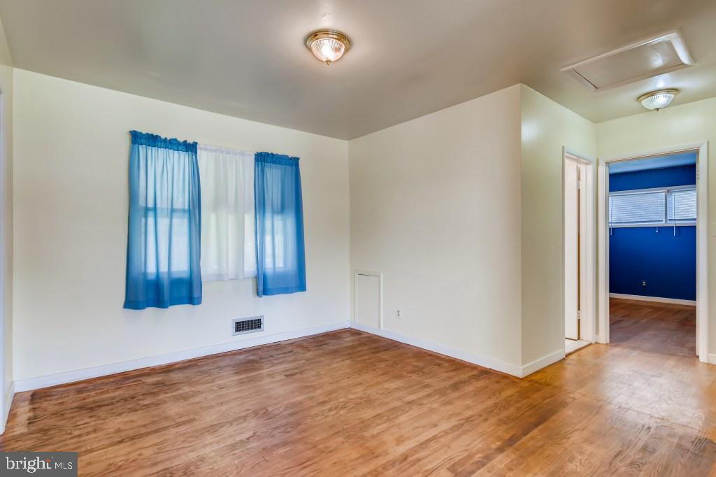 6308 Tramore Road Baltimore, MD 21214 - Photo 7 of 22
