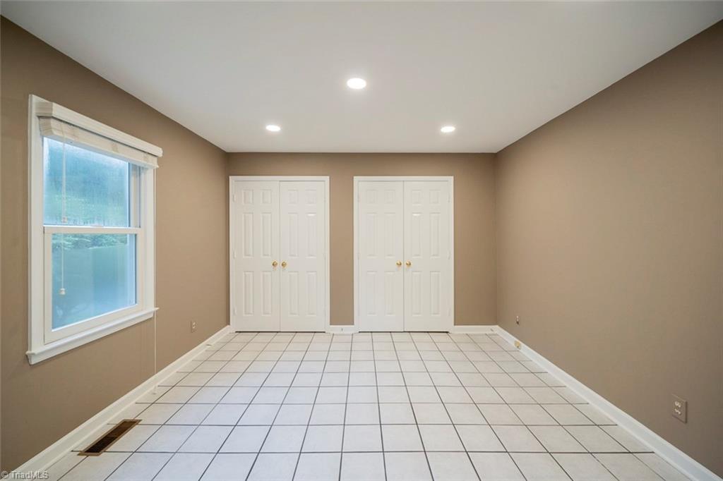 3501 Shaker Drive Greensboro, NC 27410 - Photo 10 of 21