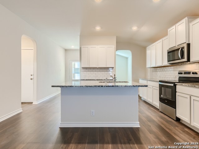 1725 Rocky Rise San Antonio, TX 78245 - Photo 13 of 32