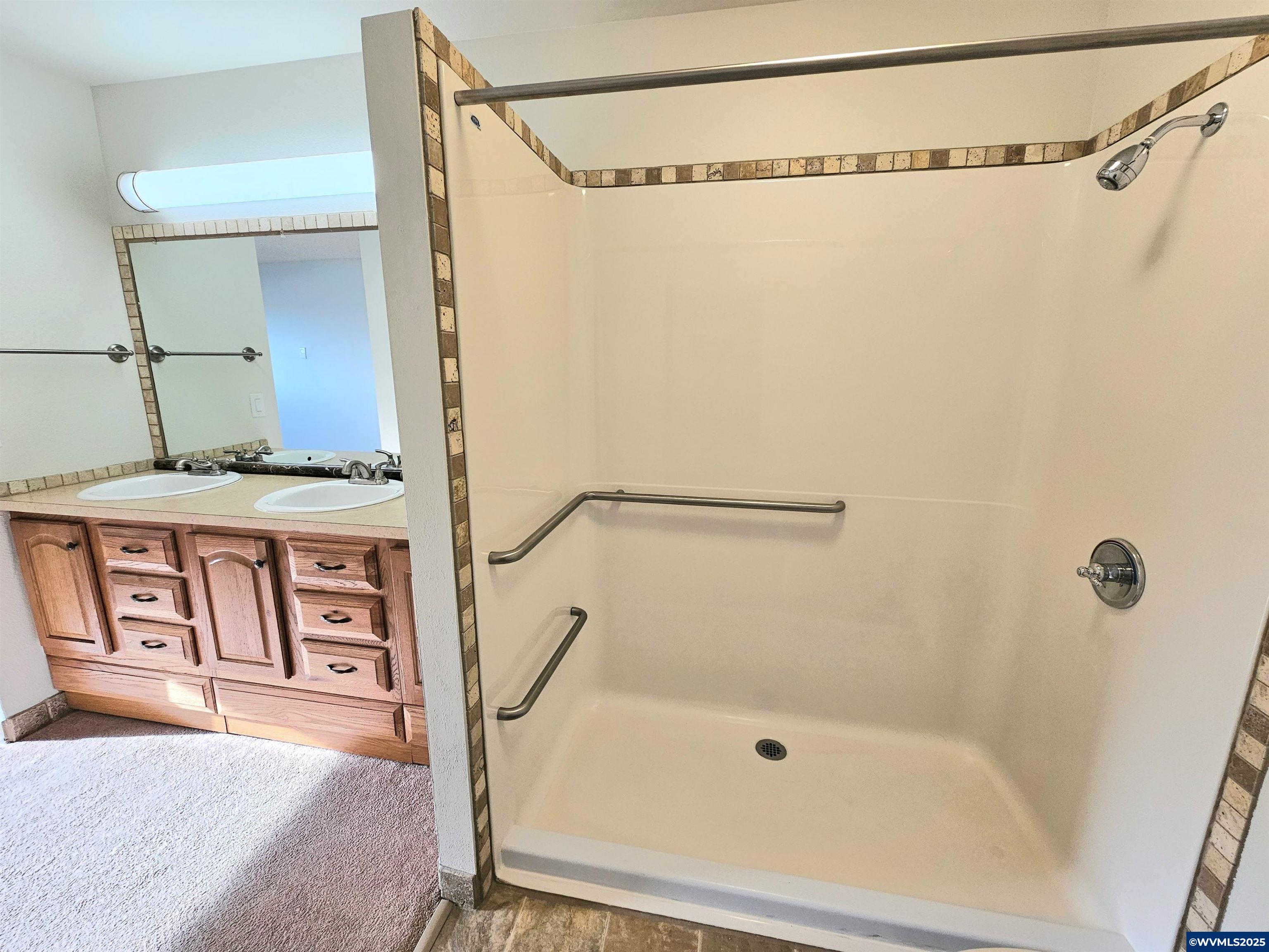 950 Evergreen Road, Unit 207 Woodburn, OR 97071 - Photo 9 of 33