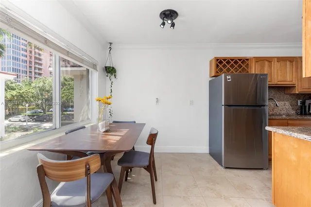 $2,900 | 81 Edgewater Drive, Unit 203, Coral Gables, FL 33133