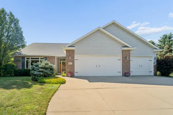 $684,900 | W7057 Forest Glen Court, Greenville, WI 54942