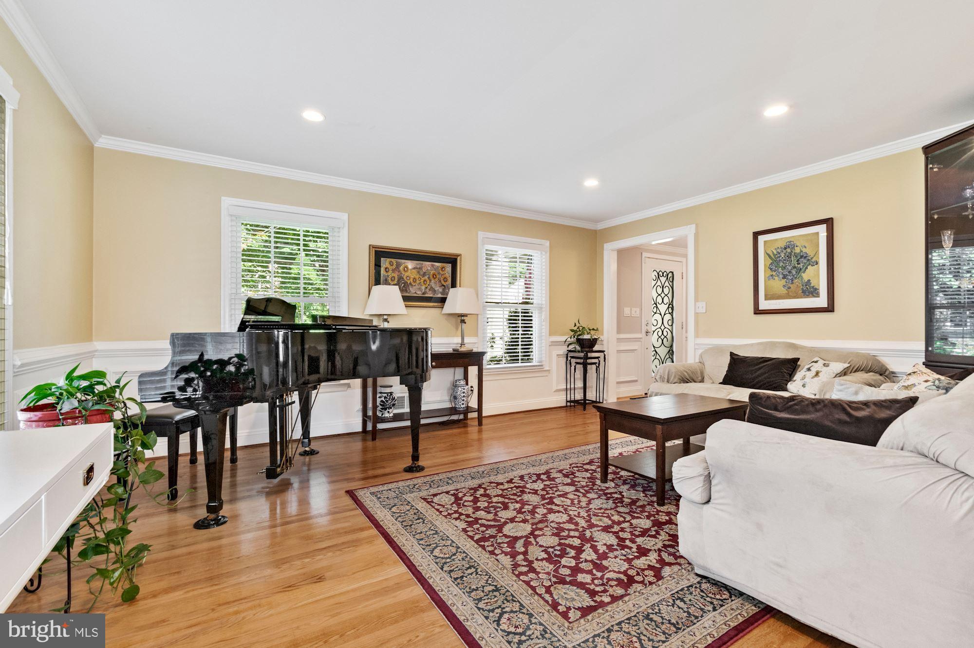 2416 Stratton Drive Potomac, MD 20854 - Photo 16 of 43