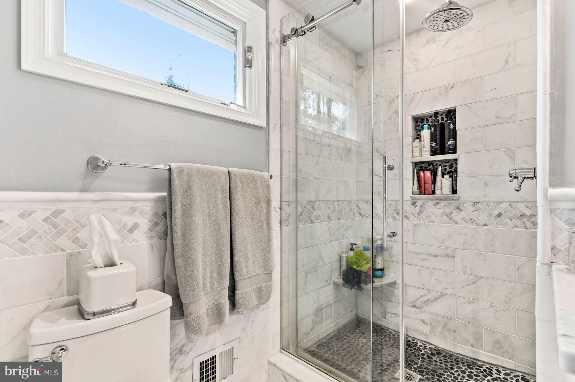 2416 Stratton Drive Potomac, MD 20854 - Photo 22 of 43