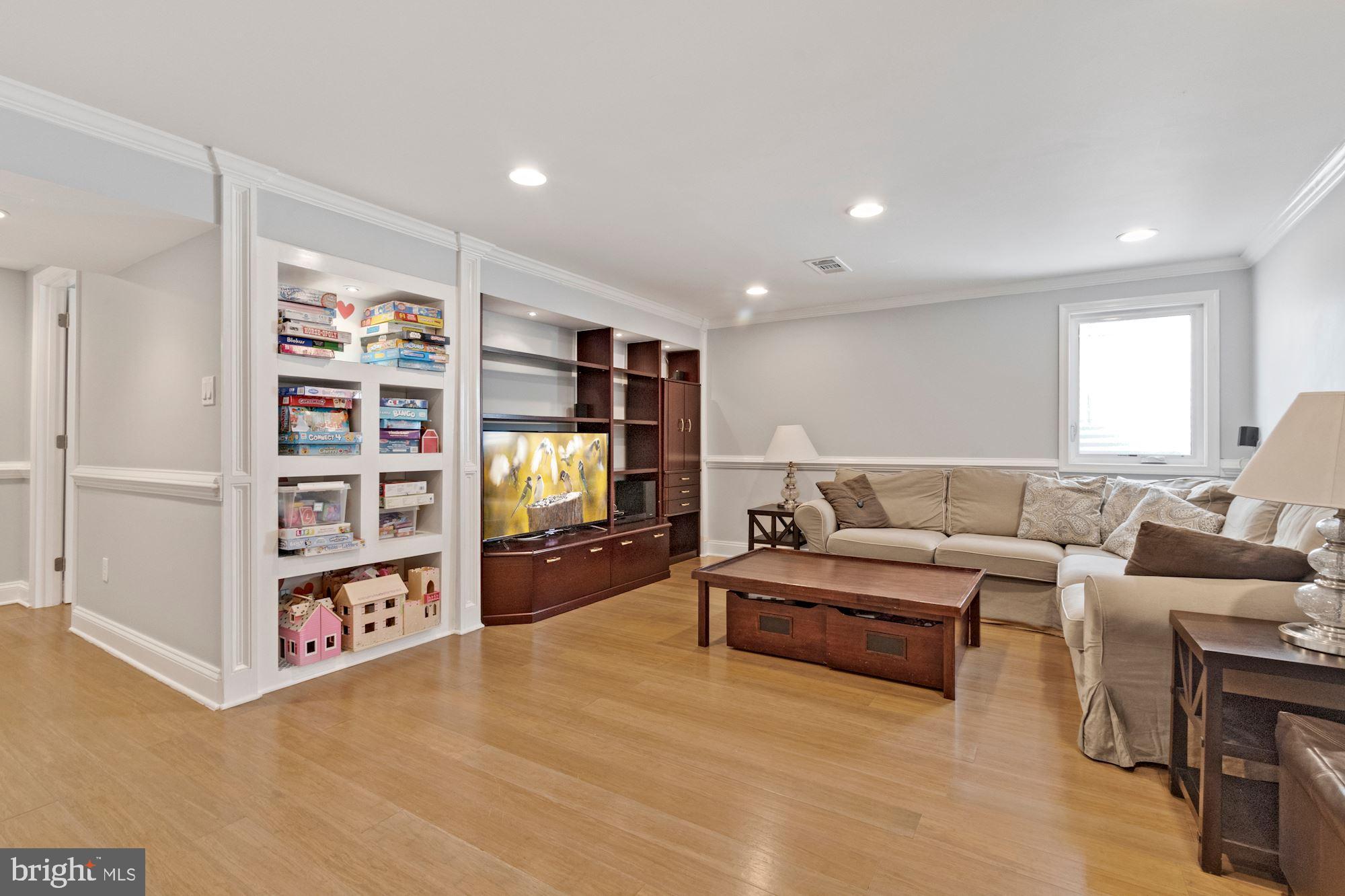 2416 Stratton Drive Potomac, MD 20854 - Photo 31 of 43