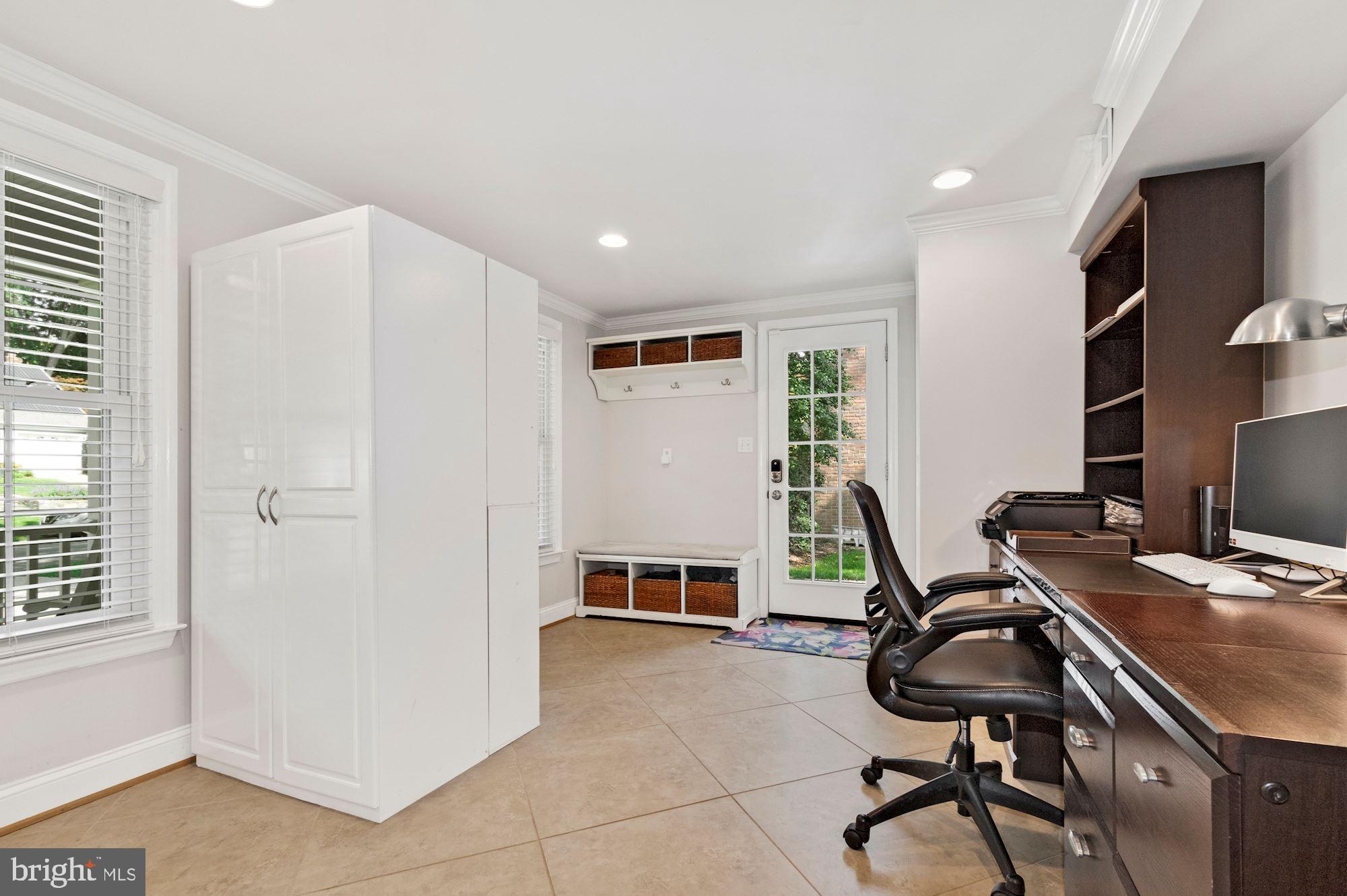 2416 Stratton Drive Potomac, MD 20854 - Photo 34 of 43