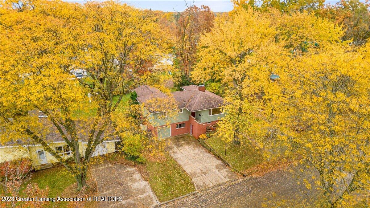 946 Delridge Road East Lansing, MI 48823 - Photo 24 of 28 03-Media Jett-44