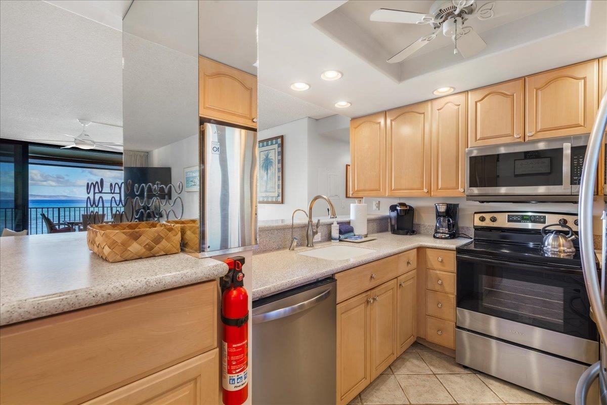 4401 Lower Honoapiilani Road, Unit B503 Lahaina, HI 96761 - Photo 5 of 29