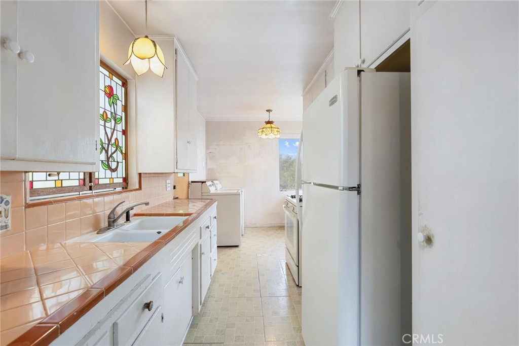 661 19th Street Manhattan Beach, CA 90266 - Photo 18 of 50