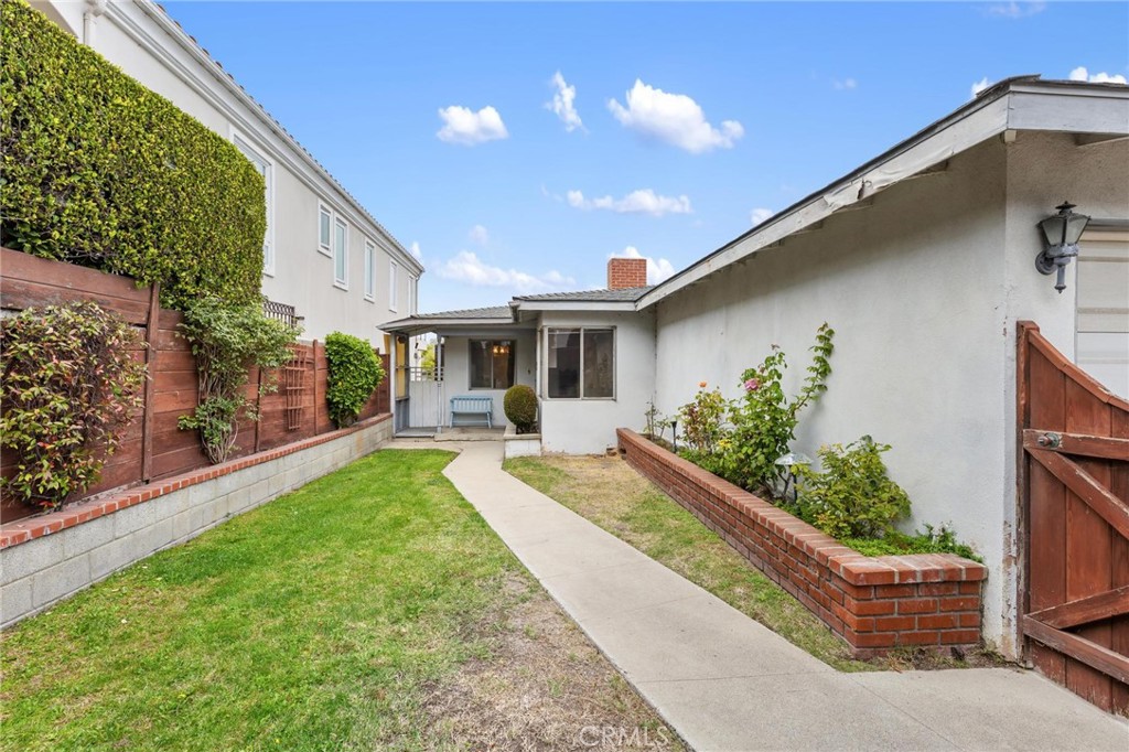 661 19th Street Manhattan Beach, CA 90266 - Photo 5 of 50