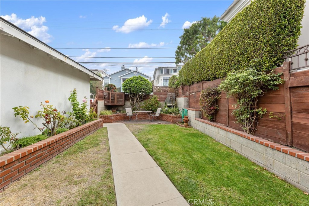661 19th Street Manhattan Beach, CA 90266 - Photo 6 of 50