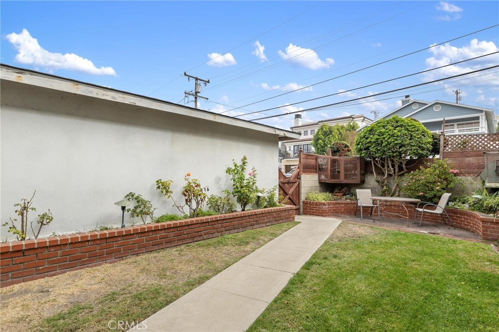 661 19th Street Manhattan Beach, CA 90266 - Photo 7 of 50