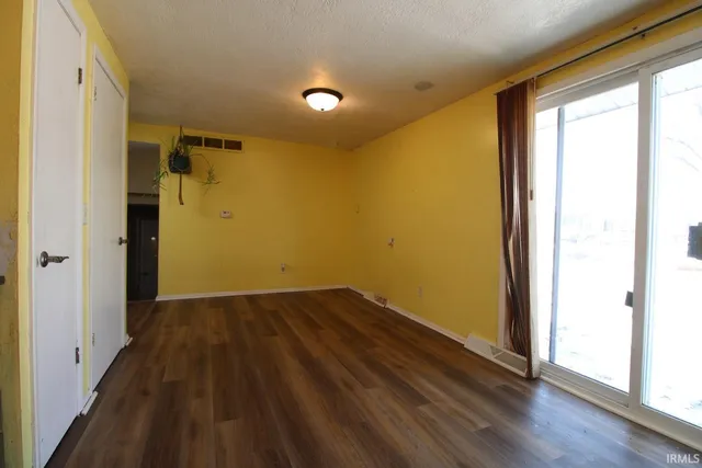 $230,000 | 5019 Devonshire Drive, Fort Wayne, IN 46806