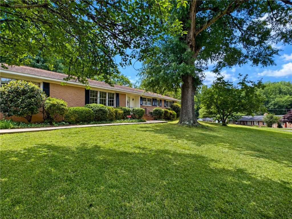 611 Heyward Road Anderson, SC 29621 - Photo 7 of 41 Front
