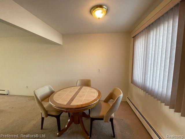 Nice windowed  breakfast room