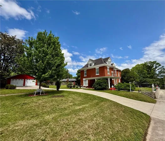 $544,900 | 1618 State Street, Lexington, MO 64067