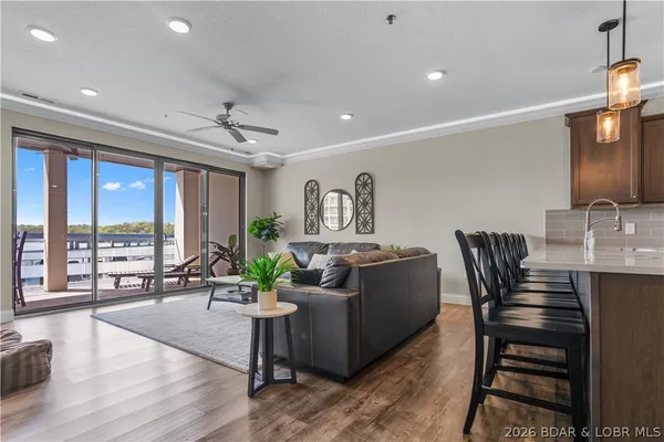 $575,000 | 1065 Topsider Lane, Unit 104, Osage Beach, MO 65065