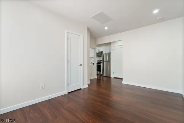 $3,000 | 826 George Street, Unit 2, Plainfield, NJ 07062