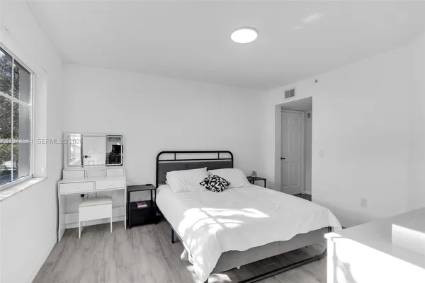 $279,000 | 2457 Centergate Drive, Unit 306, Miramar, FL 33025