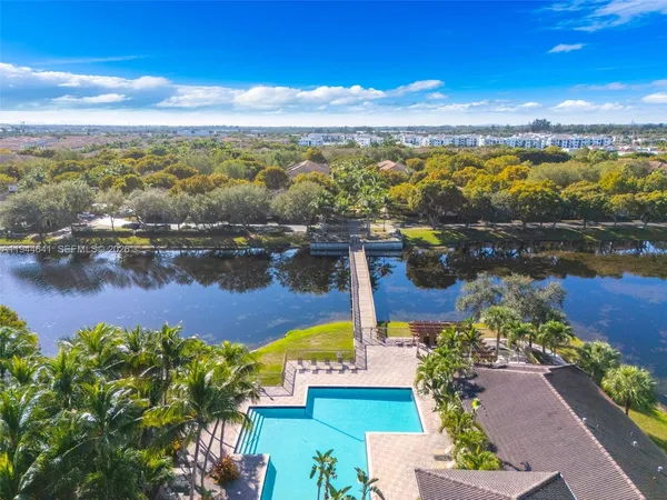 $279,000 | 2457 Centergate Drive, Unit 306, Miramar, FL 33025