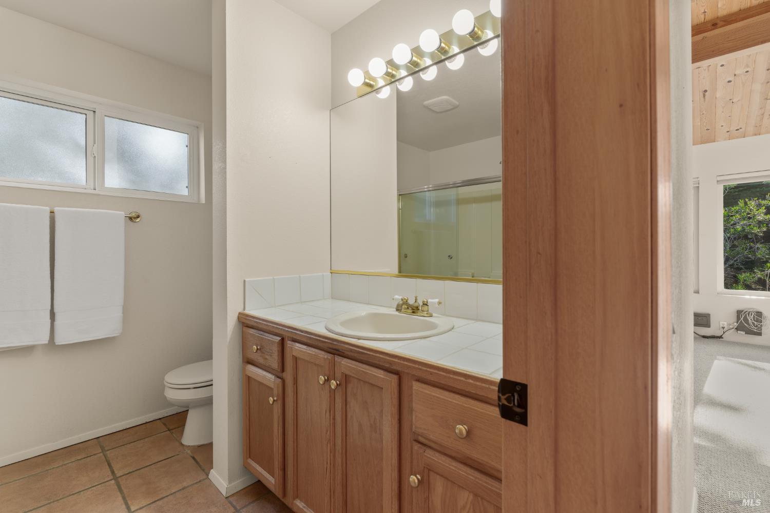 41146 Leeward Road, Unit 35C The Sea Ranch, CA 95497 - Photo 28 of 40 Primary bathroom