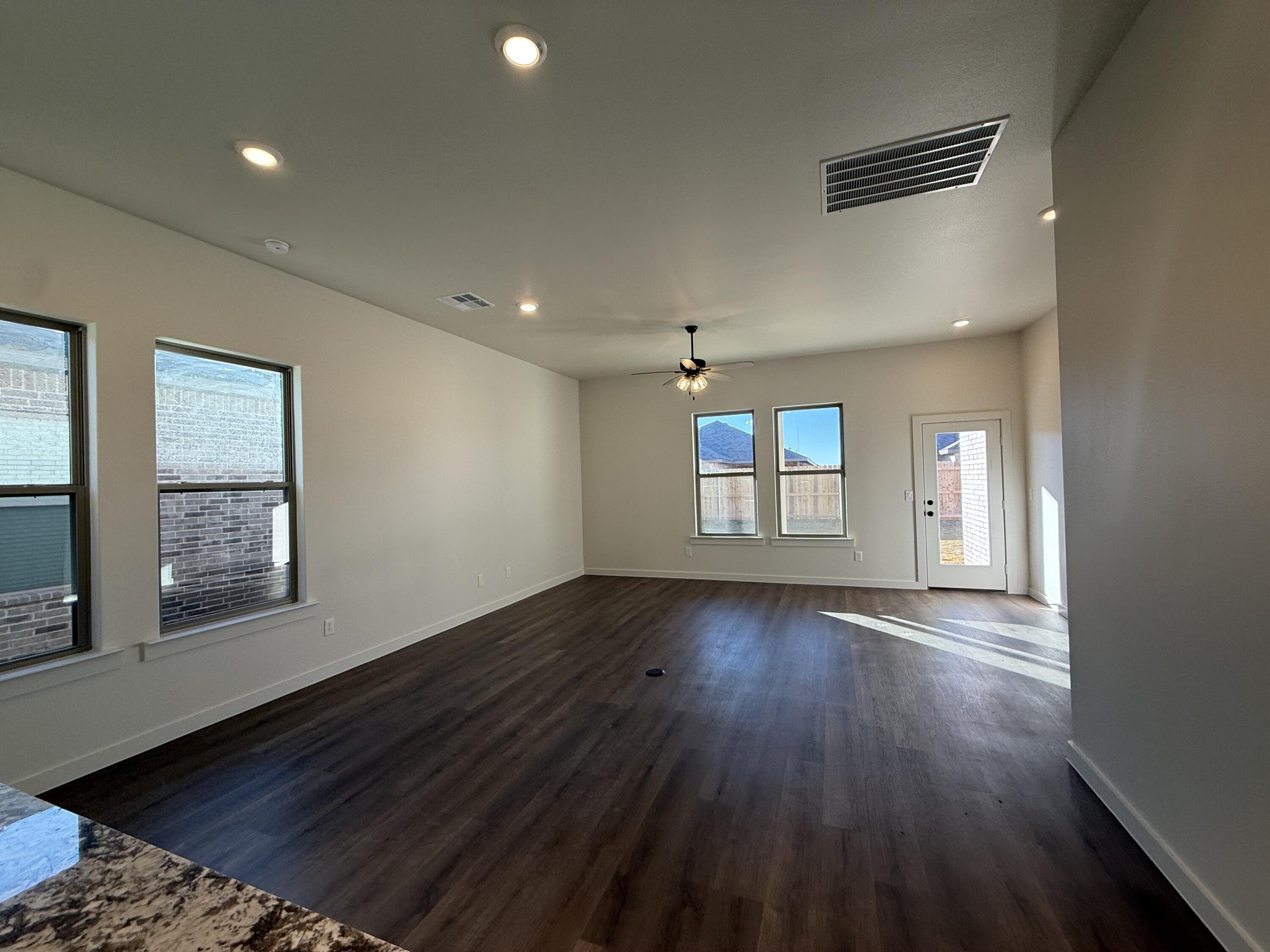 3011 138th Place Lubbock, TX 79423 - Photo 5 of 14 3011 livin