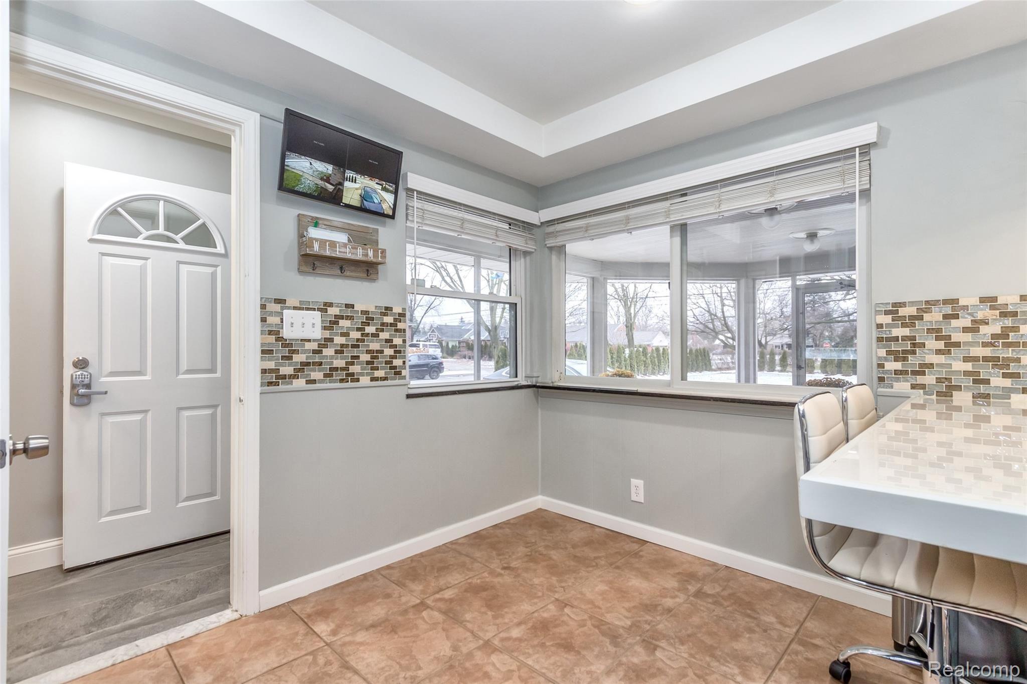 730 Ridgemont Avenue Dearborn, MI 48124 - Photo 19 of 46 19.jpg