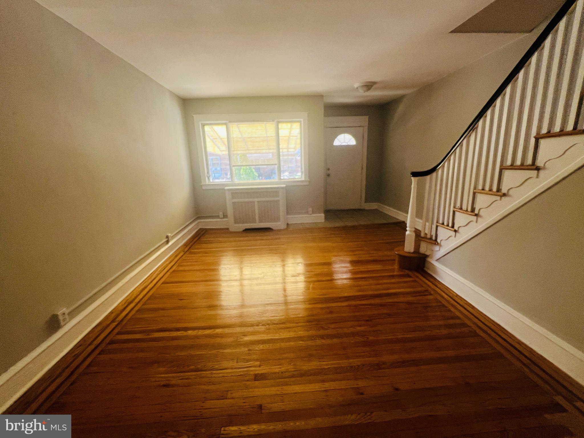 279 Sanford Road Upper Darby, PA 19082 - Photo 4 of 21 Living room