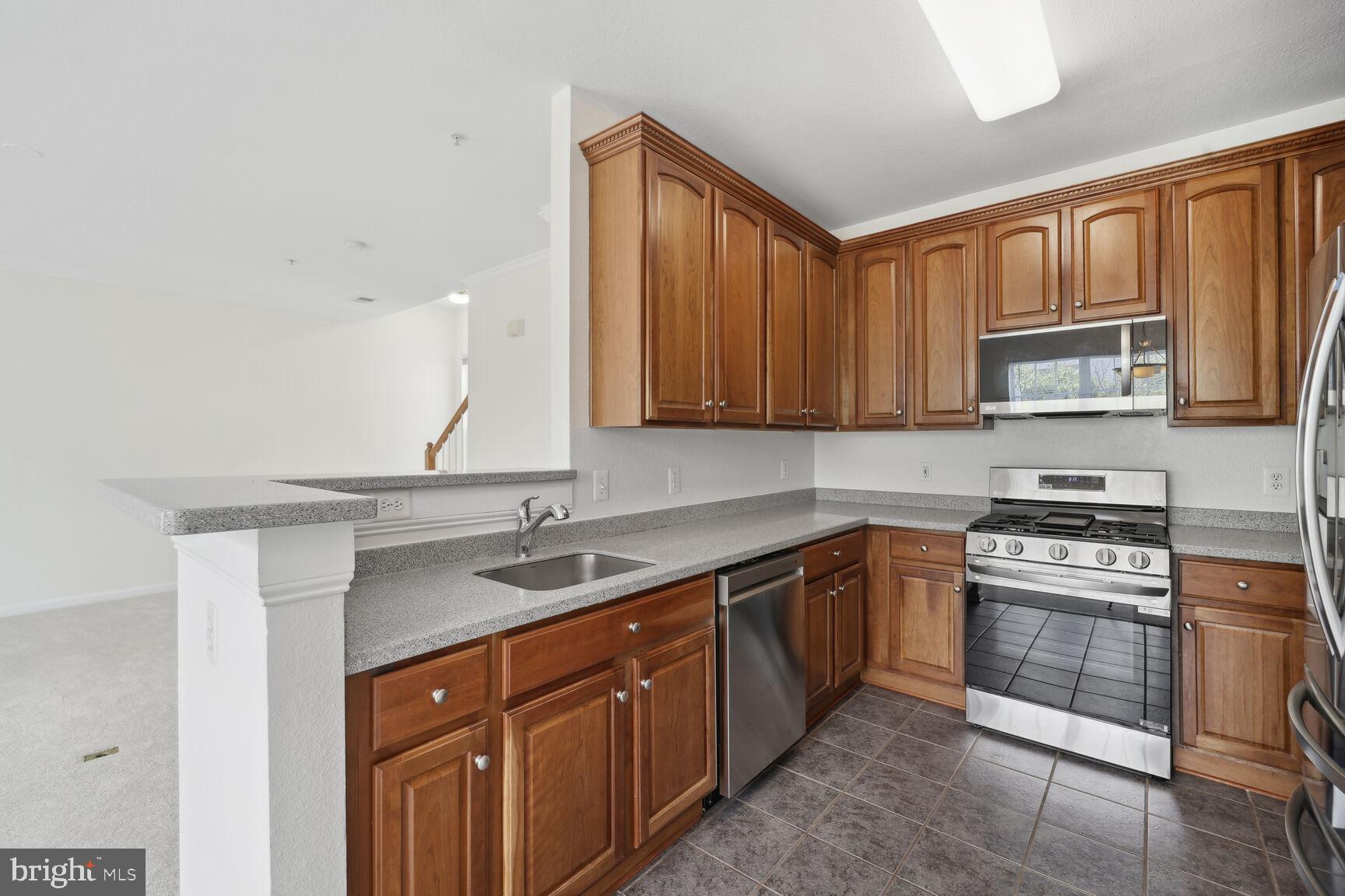 13040 Cabin Creek Road, Unit 13040 Herndon, VA 20171 - Photo 7 of 19