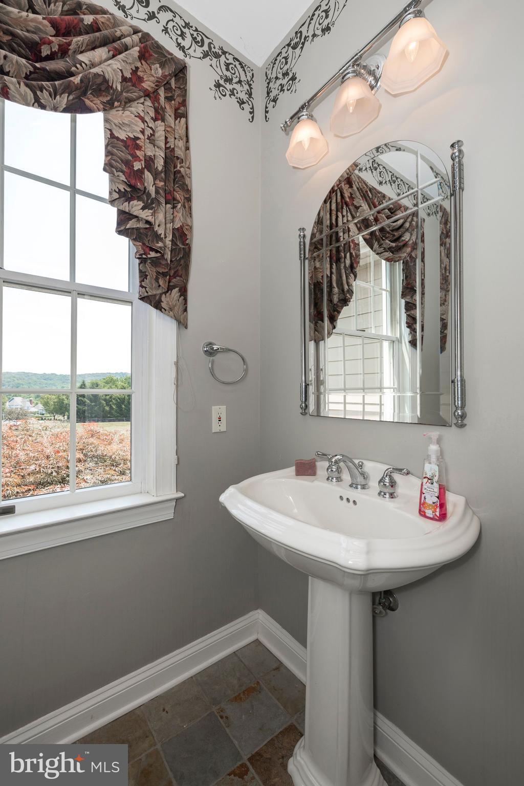 1131 Braefield Road Chester Springs, PA 19425 - Photo 18 of 38 Powder Room