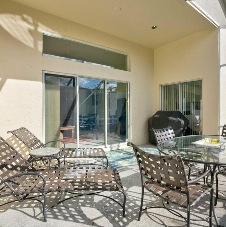 6014 Adams Street Jupiter, FL 33458 - Photo 15 of 15 a living room filled with furniture