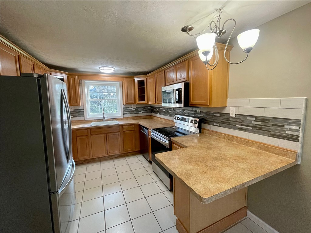 225 Webster Road Webster, NY 14580 - Photo 15 of 46