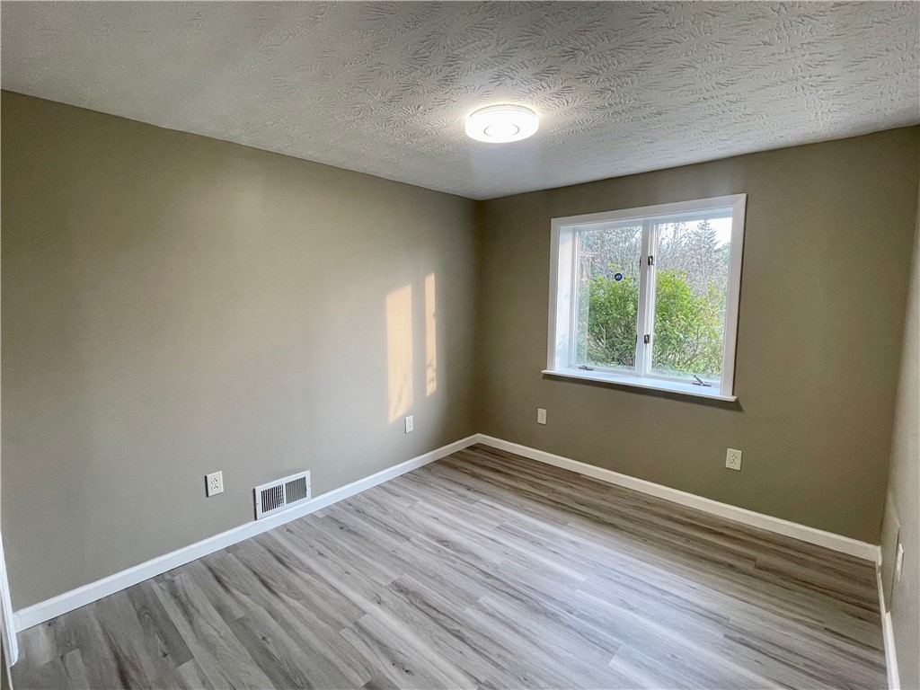 225 Webster Road Webster, NY 14580 - Photo 20 of 46