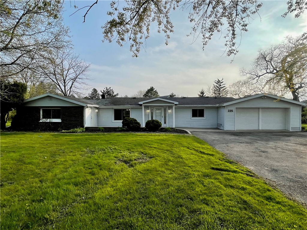 225 Webster Road Webster, NY 14580 - Photo 3 of 46