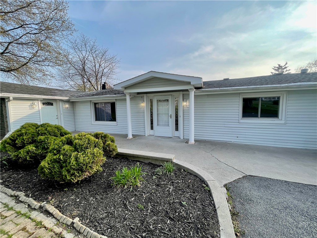 225 Webster Road Webster, NY 14580 - Photo 6 of 46