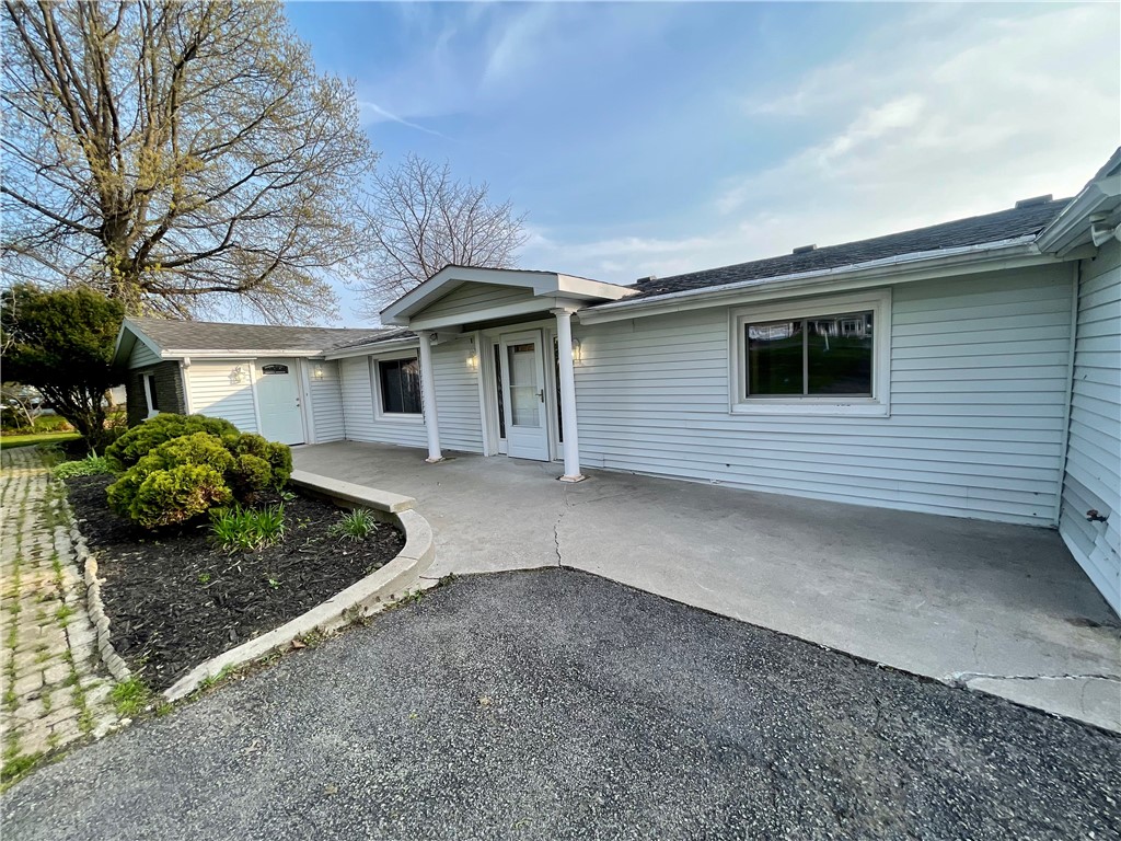 225 Webster Road Webster, NY 14580 - Photo 7 of 46