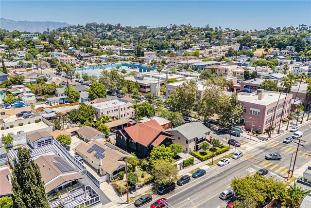 a picture of city view