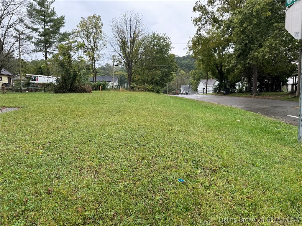 655 West 7th Street New Albany, IN 47150 - Photo 2 of 4