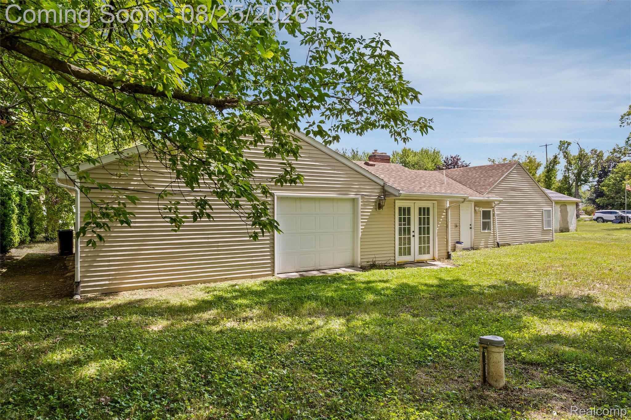 1156 Rinn Street Burton, MI 48509 - Photo 21 of 25 23-1156 Rinn St Burton 0020.jpg