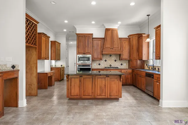 $415,500 | 13627 Forest Lawn Drive, Prairieville, LA 70769