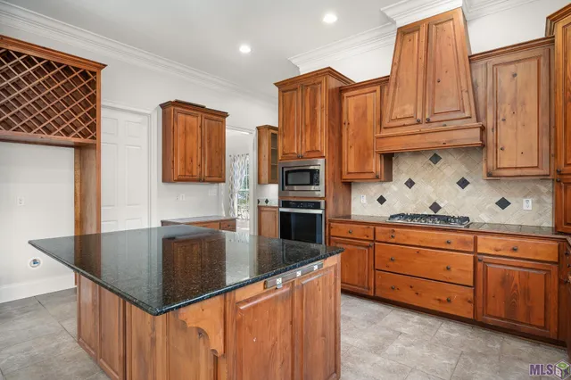 $415,500 | 13627 Forest Lawn Drive, Prairieville, LA 70769