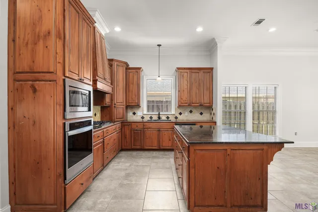 $415,500 | 13627 Forest Lawn Drive, Prairieville, LA 70769