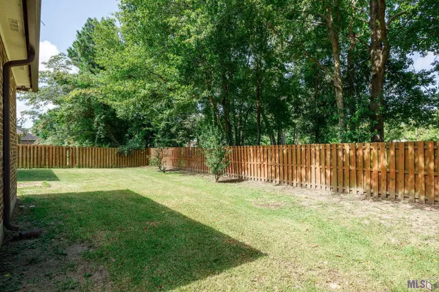 $415,500 | 13627 Forest Lawn Drive, Prairieville, LA 70769