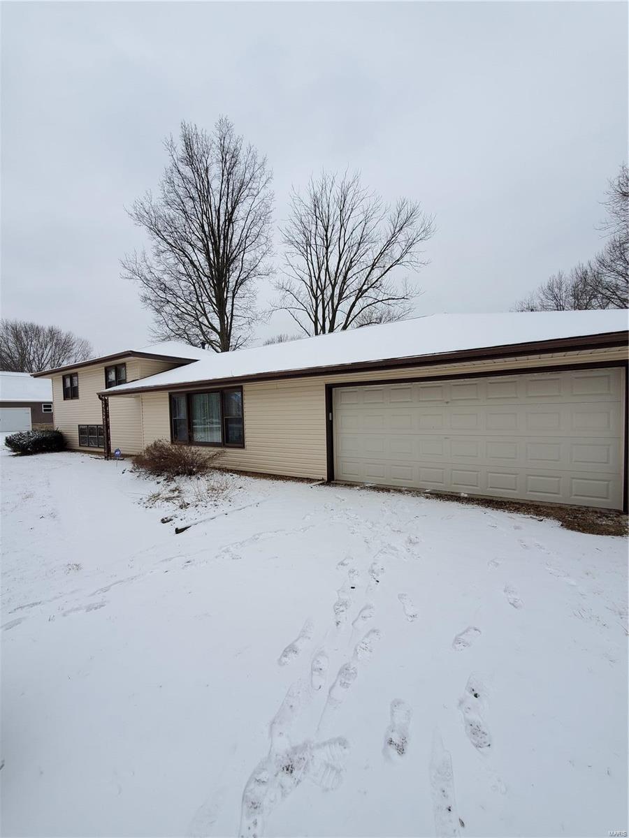 1337 Gerber Road Edwardsville, IL 62025 - Photo 2 of 31 Gallery Image 2