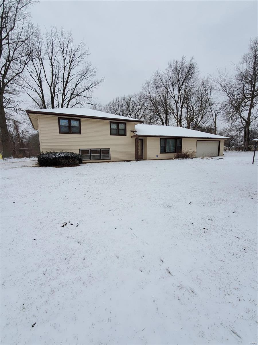 1337 Gerber Road Edwardsville, IL 62025 - Photo 3 of 31 Gallery Image 3