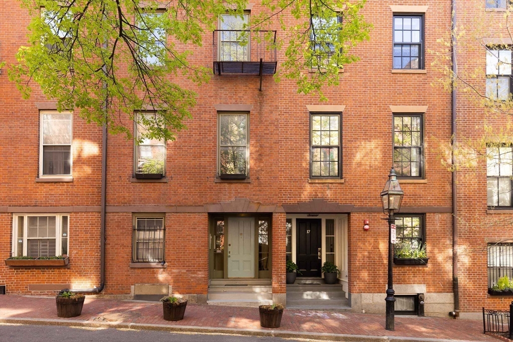 19 Hancock Street, Unit 2 Boston, MA 02114 - Photo 13 of 14