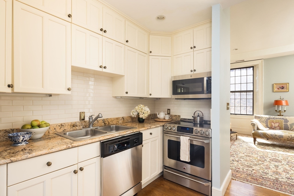 19 Hancock Street, Unit 2 Boston, MA 02114 - Photo 3 of 14